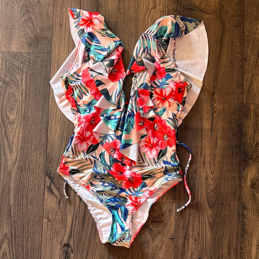 Floral Ruffle One-Piece Swimsuit - Picture 3 of 5